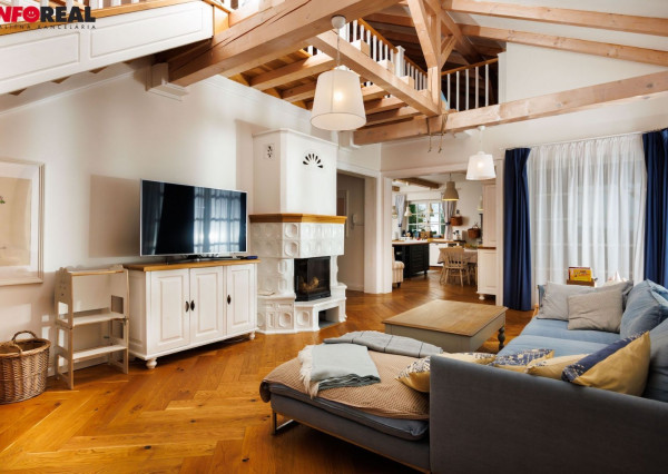 DOM BAŠKA, 350 M2 ÚŽ. PLOCHA, 882 M2 POZEMOK, VŠETKY IS