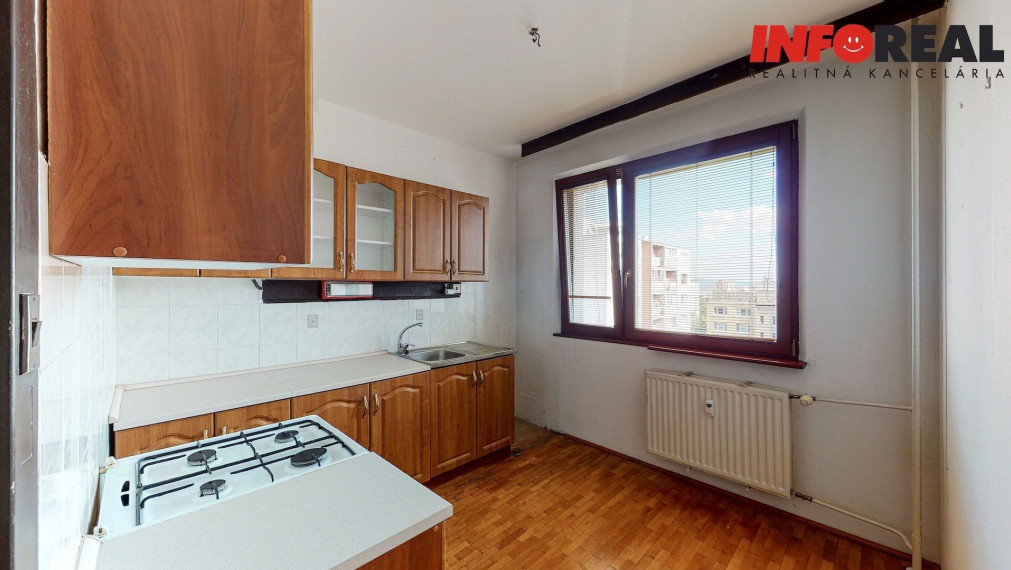 REZERVOVANÝ: 3 izb. byt, KE - Západ, Toryská, 74m2 + loggia, pôvodný stav