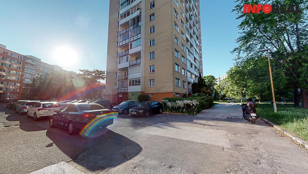 REZERVOVANÉ: 3 izb. byt, ul. Ždiarska, KE – Nad Jazerom, 65m2 + loggia, čiast. rek., orientácia JV