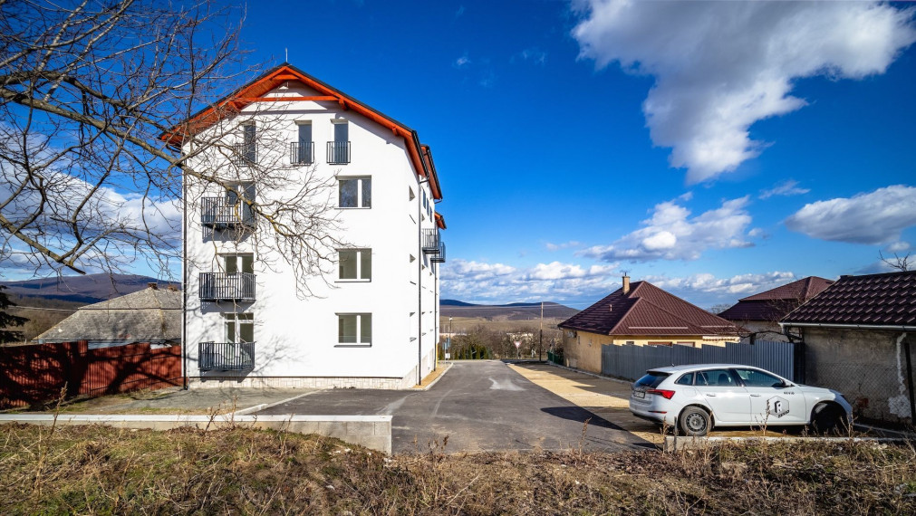 NOVOSTAVBA MEZONET - 3 izb. byt č. 401, Rezidencia SLANEC, 98 m2, balkón, SKOLAUDOVANÝ