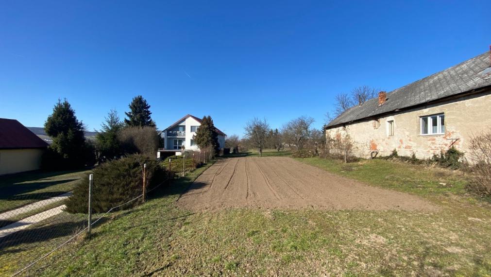 STAVEBNÝ POZEMOK ROZHANOVCE 769 M2