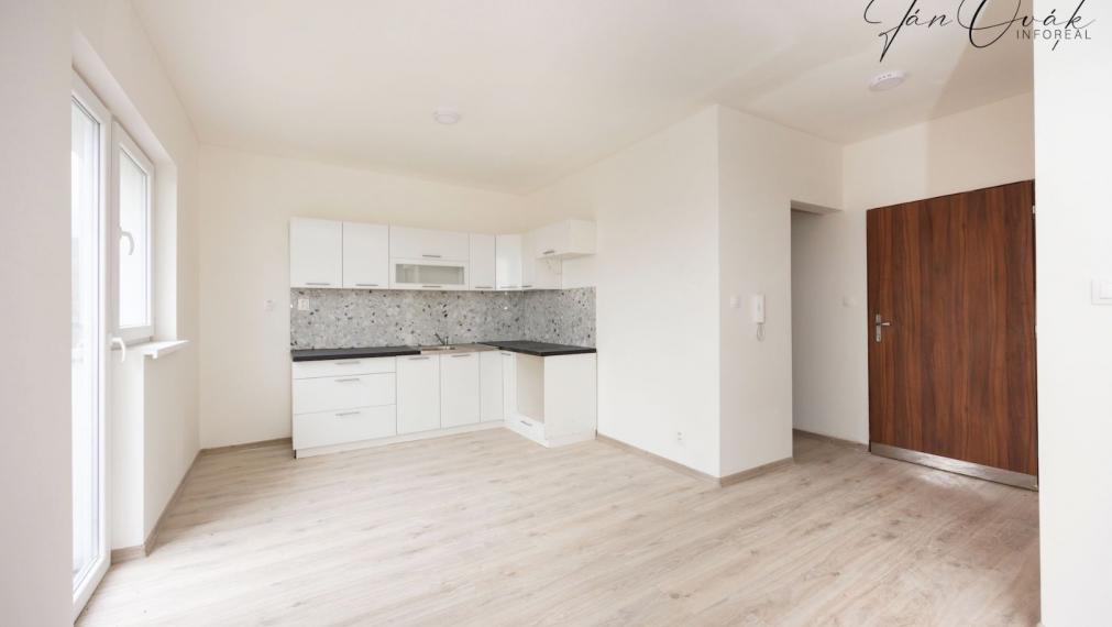 NOVOSTAVBA SLANEC - 3 izb. byt č 7, MEZONET, 89 m2, 2x balkón, SKOLAUDOVANÝ