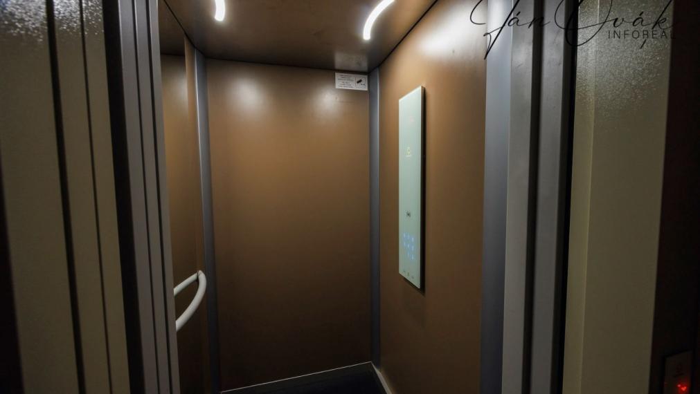 PRENÁJOM: Pekný 1 izb. byt,, 36 m2 a loggia, pivnica, komplet zariadený, KE - KVP