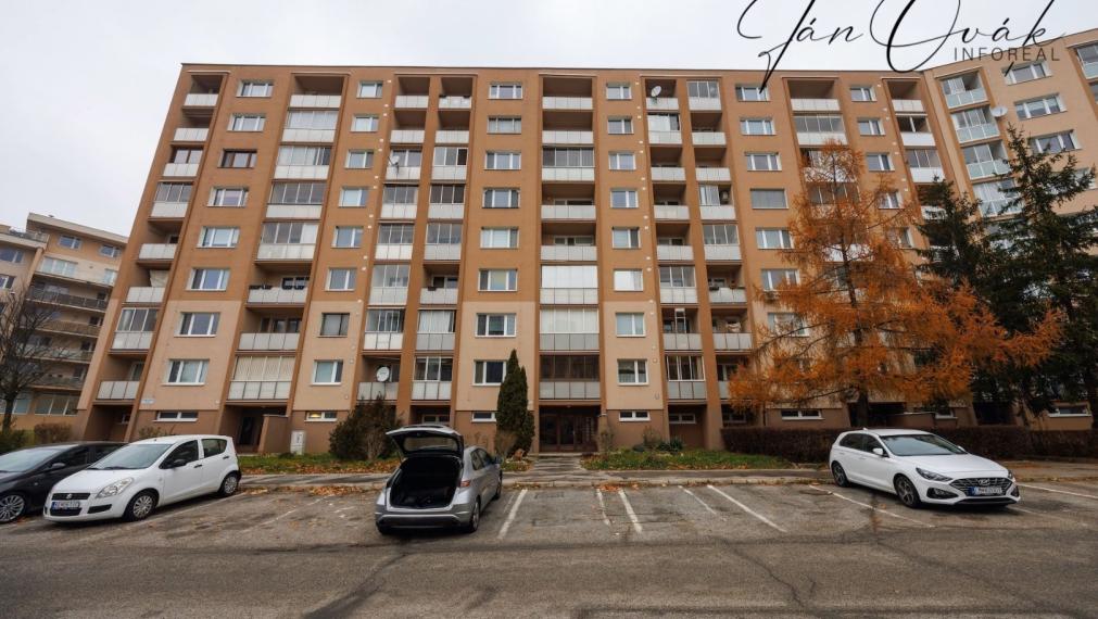 PRENÁJOM: Pekný 1 izb. byt,, 36 m2 a loggia, pivnica, komplet zariadený, KE - KVP