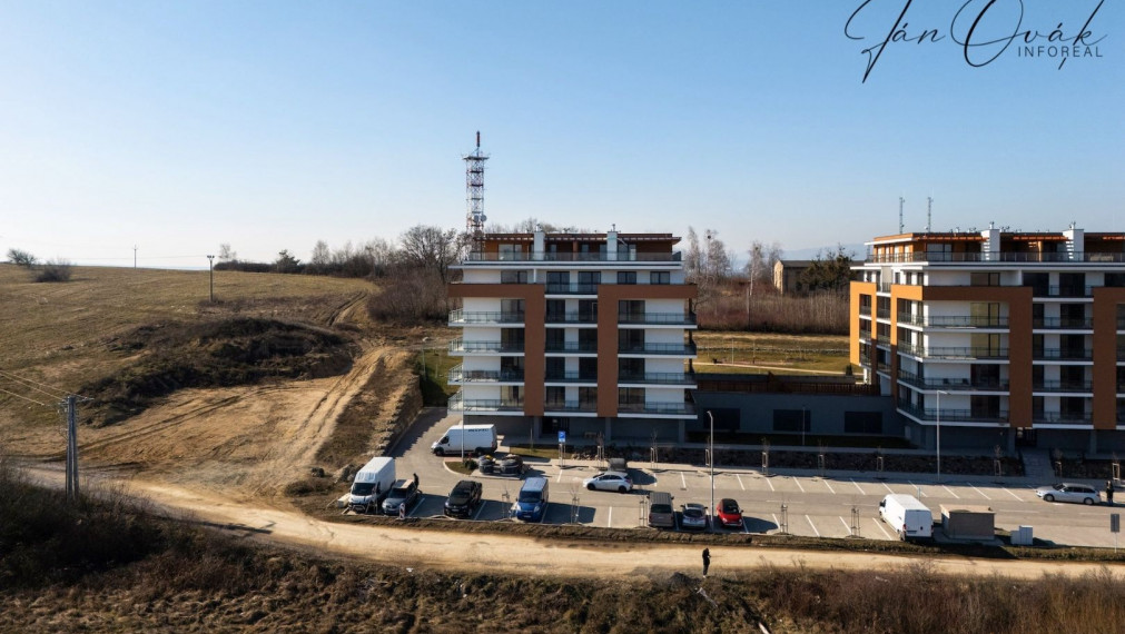 NOVOSTAVBA: 1,5 izb. byt, loggia + park. státie, v štandarde, PANORAMA