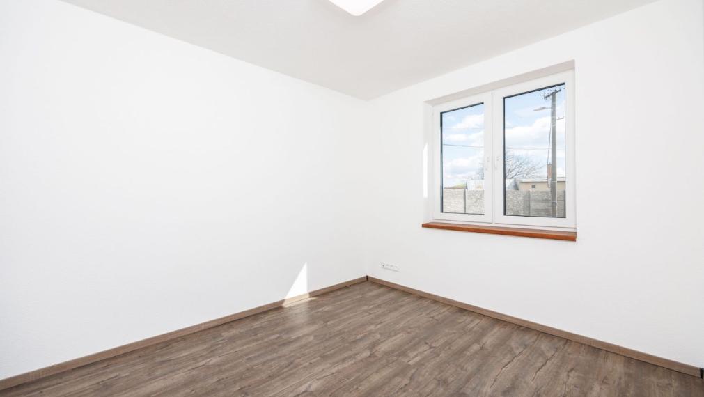 NOVOSTAVBA RD BREZINA, DOKONCENY, 4 izb.SKOLAUDOVANY