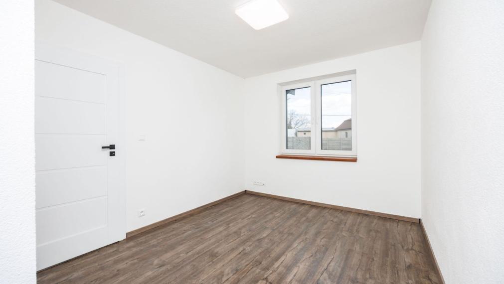 NOVOSTAVBA RD BREZINA, DOKONCENY, 4 izb.SKOLAUDOVANY