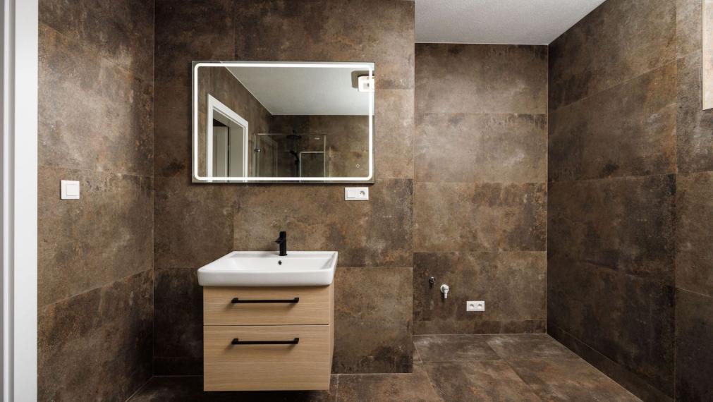 NOVOSTAVBA RD BREZINA, DOKONCENY, 4 izb.SKOLAUDOVANY