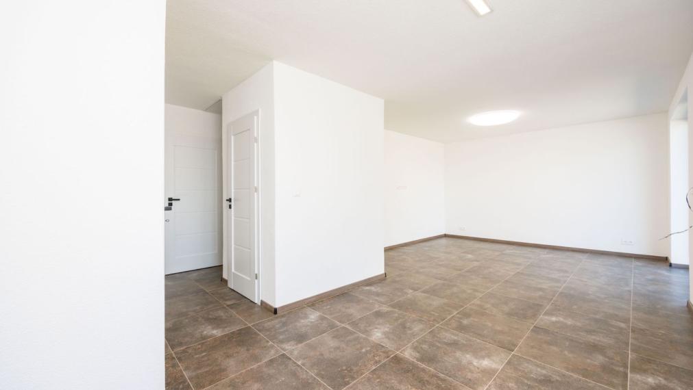 NOVOSTAVBA RD BREZINA, DOKONCENY, 4 izb.SKOLAUDOVANY