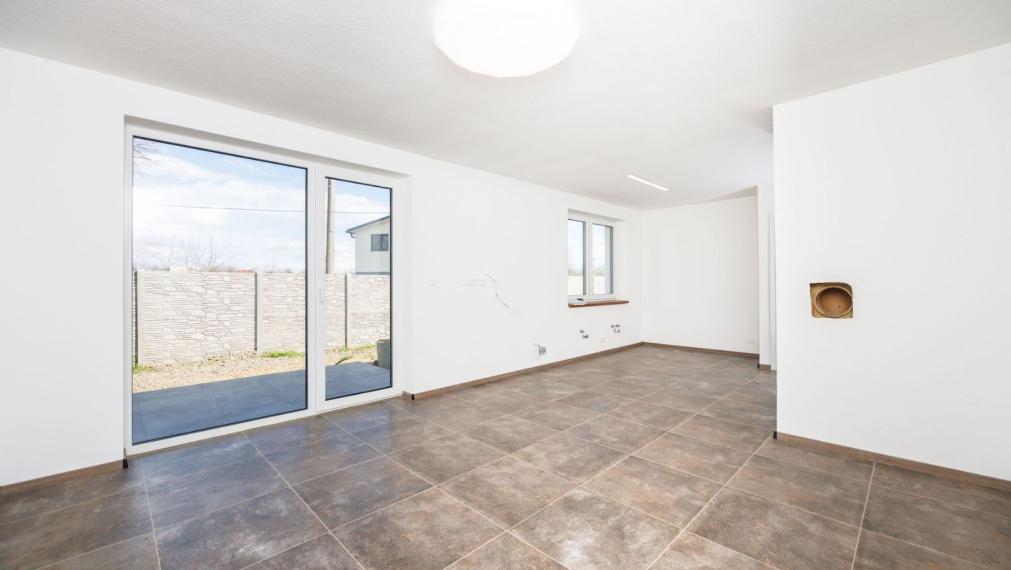 NOVOSTAVBA RD BREZINA, DOKONCENY, 4 izb.SKOLAUDOVANY