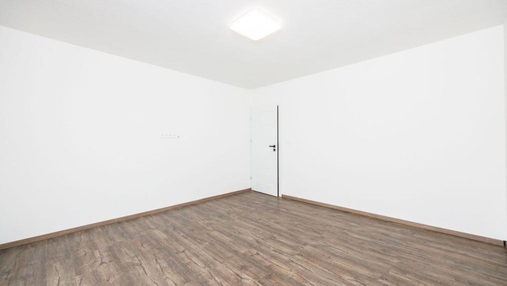 NOVOSTAVBA RD BREZINA, DOKONCENY, 4 izb.SKOLAUDOVANY