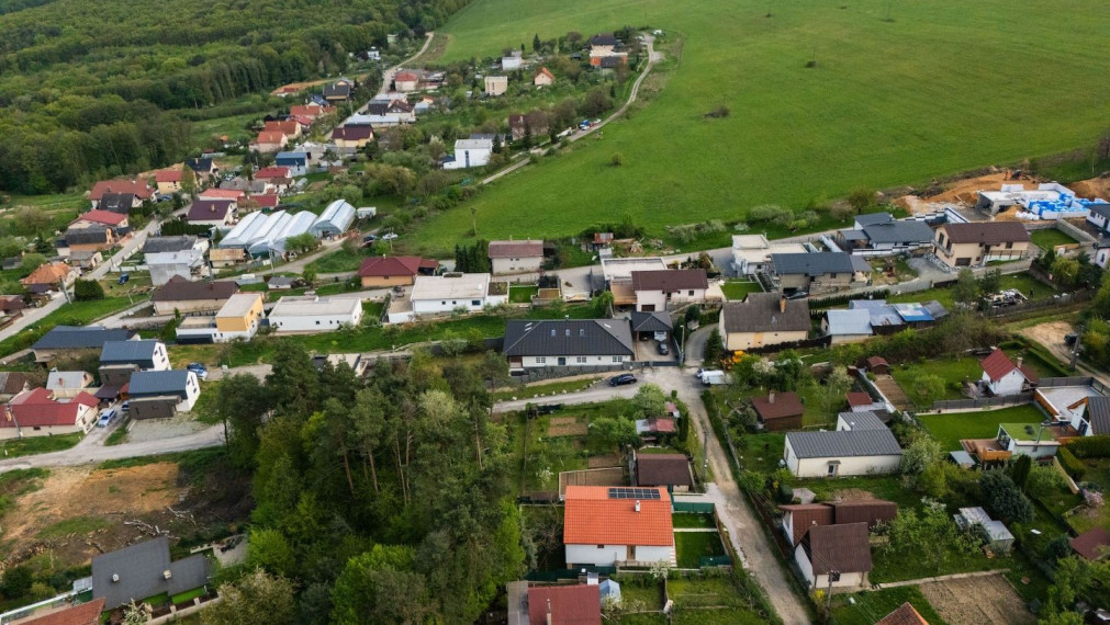 DOM BAŠKA, 350 M2 ÚŽ. PLOCHA, 882 M2 POZEMOK, VŠETKY IS