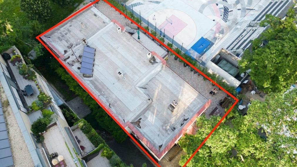 UBYTOVŇA V MESTSKOM PARKU KOŠICE, pozemok, parkovisko, kaviareň