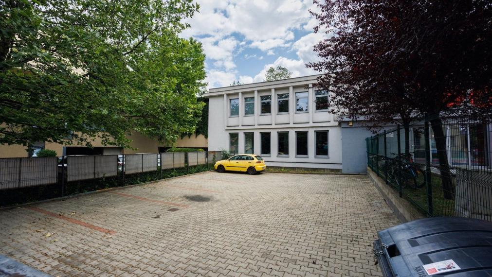 UBYTOVŇA V MESTSKOM PARKU KOŠICE, pozemok, parkovisko, kaviareň