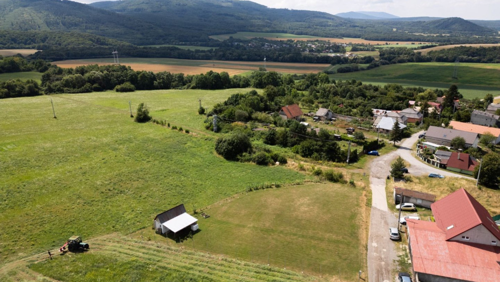 Stavebný pozemok 798 m2, KOŠICKÝ KLEČENOV - Borda,krásne prostredie pri lese