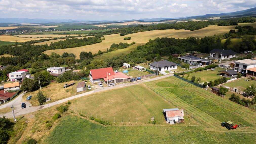 Stavebný pozemok 798 m2, KOŠICKÝ KLEČENOV - Borda,krásne prostredie pri lese