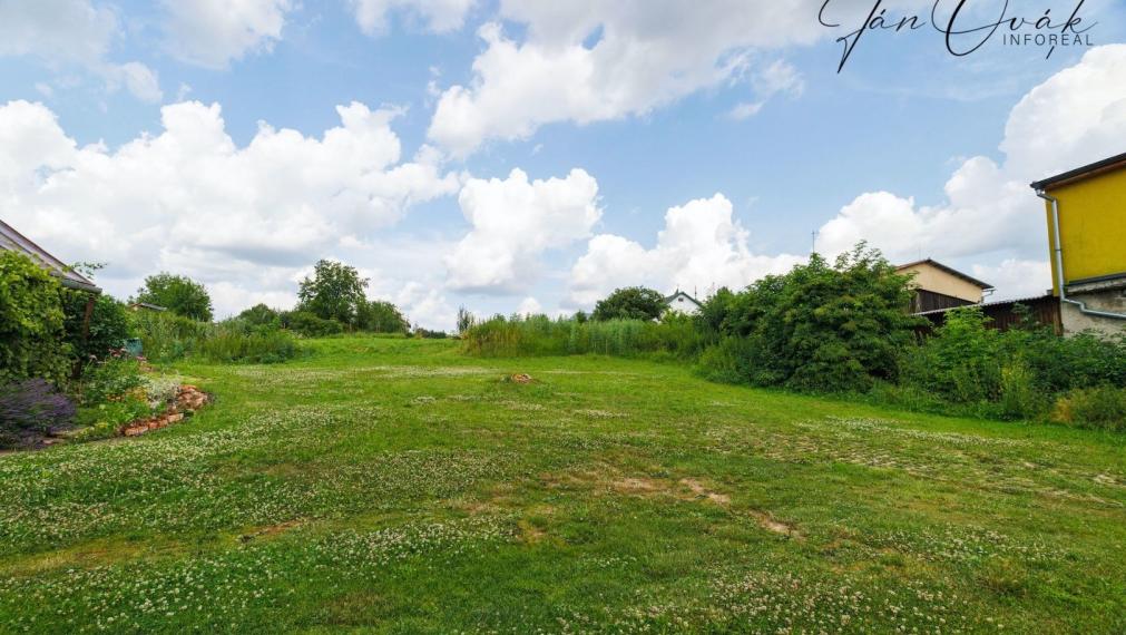 Pozemky pre výstavbu 5 rodinných domov, Rozhanoce, centrum obce