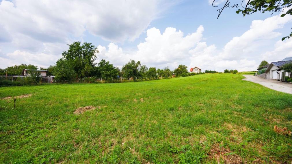 Pozemky pre výstavbu 5 rodinných domov, Rozhanoce, centrum obce