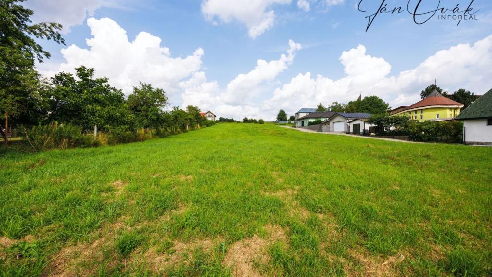 Pozemky pre výstavbu 5 rodinných domov, Rozhanoce, centrum obce