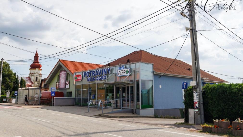 Pozemky pre výstavbu 5 rodinných domov, Rozhanoce, centrum obce