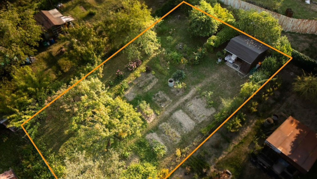 Záhrada 400 m² s drevenou chatkou, Košice SEVER - Kalvária