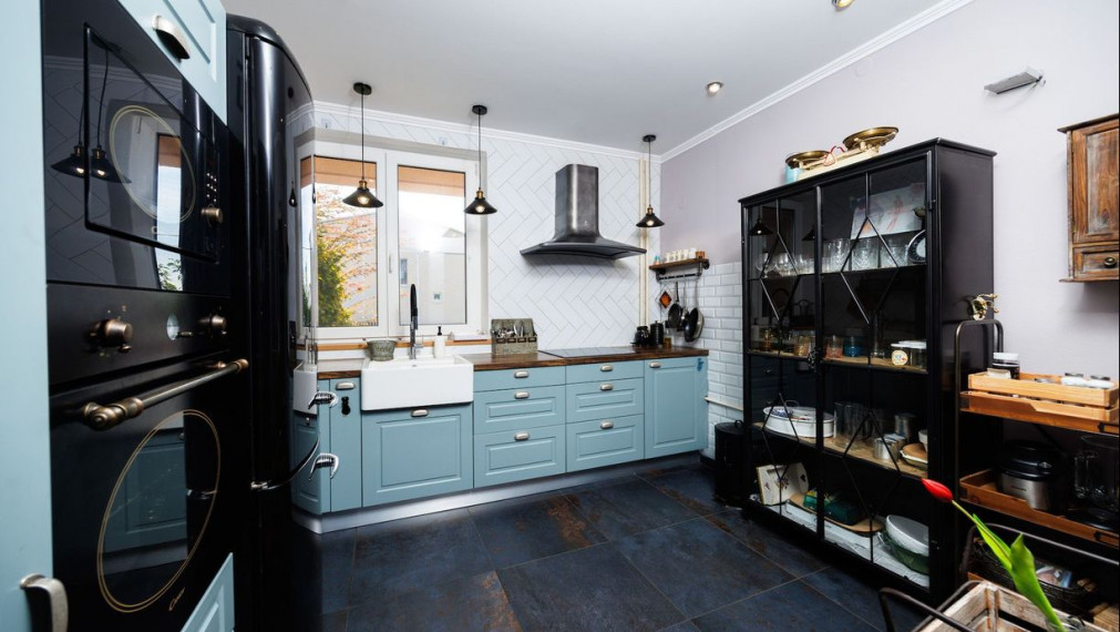 REZERVOVANÉ. DOM Rozhanovce – 190 m2 už. plocha, bazén, garáž, všetky IS, pozemok 540 m2