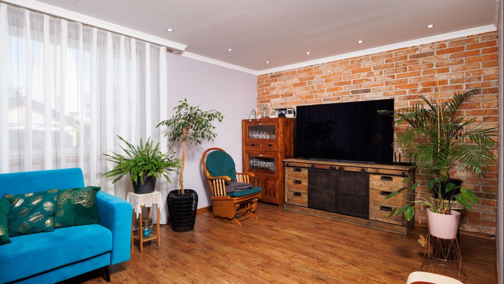 REZERVOVANÉ. DOM Rozhanovce – 190 m2 už. plocha, bazén, garáž, všetky IS, pozemok 540 m2