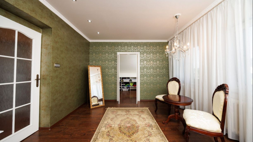 REZERVOVANÉ. DOM Rozhanovce – 190 m2 už. plocha, bazén, garáž, všetky IS, pozemok 540 m2