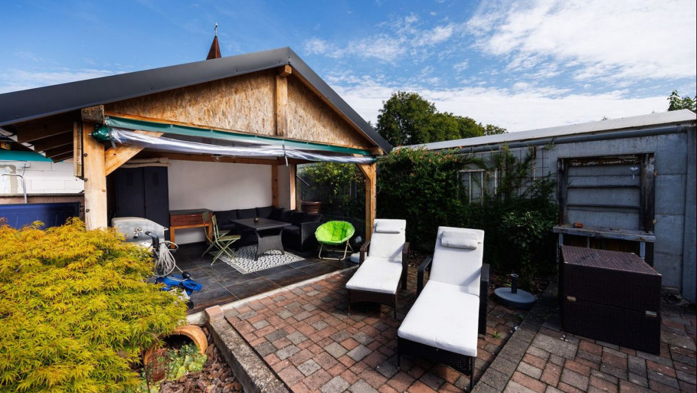 REZERVOVANÉ. DOM Rozhanovce – 190 m2 už. plocha, bazén, garáž, všetky IS, pozemok 540 m2