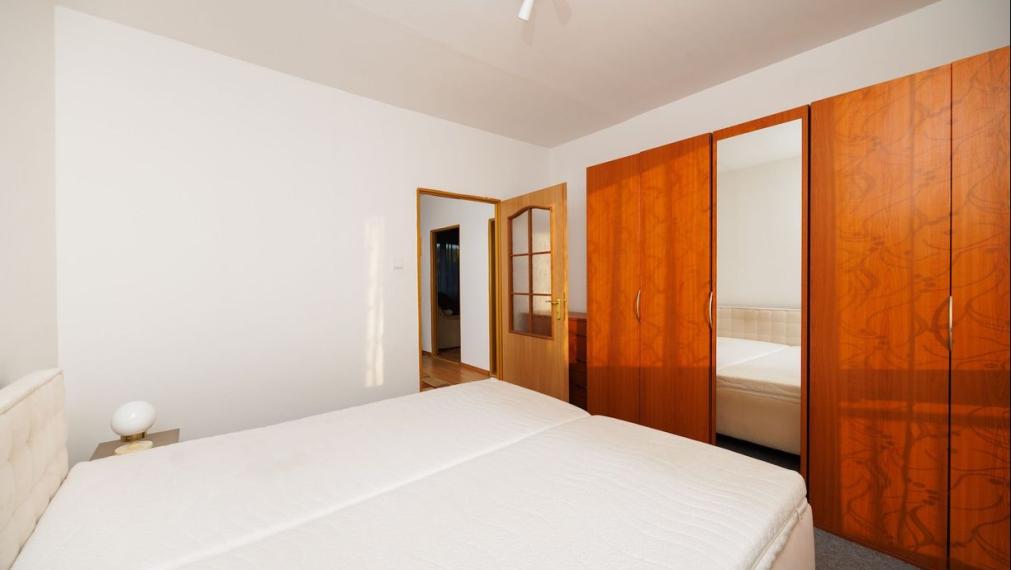 Veľlmi pekný 3 izb. byt, 68 m2 + loggia, čiasť. rek., Gagarinovo námestie, NAD JAZEROM