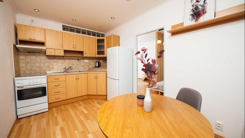 1,5-izb. PRI AUPARKU | ZARIADENÝ | 6m Loggia, ALL-INCLUSIVE NÁJOM