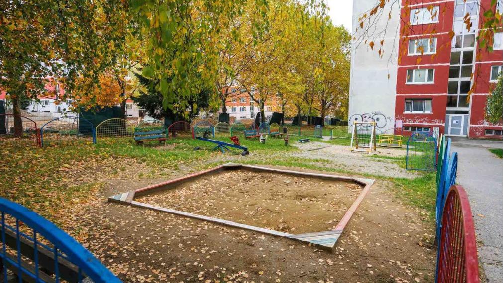 3 IZB. BYT PRAŽSKÝ TYP, 69 M2 + 6M LOOGGIA, ZOMBOVÁ UL., KVP, 5/8 POSCH.