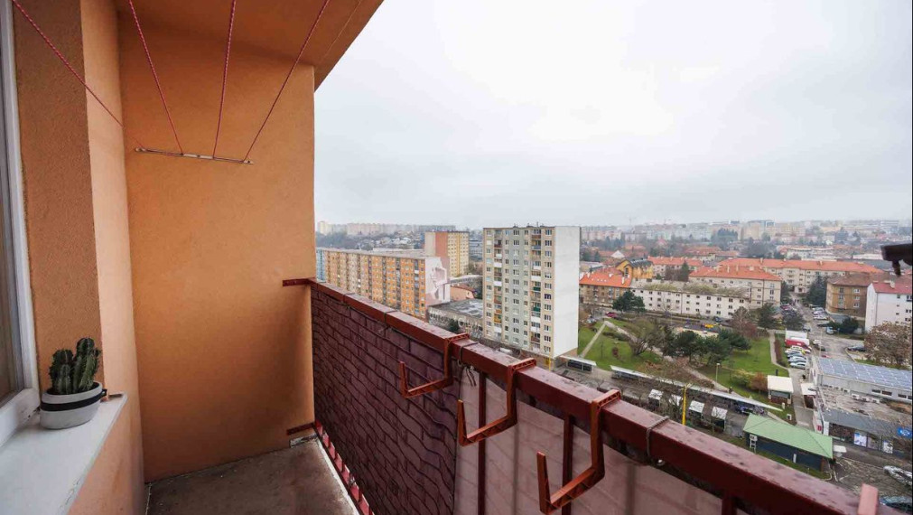 2 izbový byt 51 m2 + loggia, Južná tr.(pri Auparku), Košice - Juh, 12. poschodie