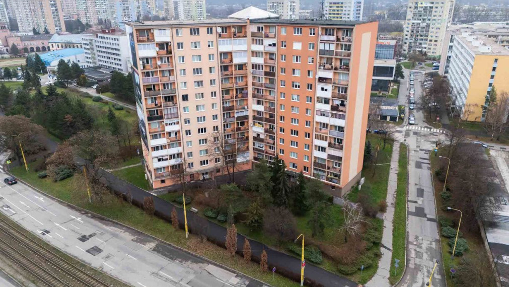 2 izbový byt 51 m2 + loggia, Južná tr.(pri Auparku), Košice - Juh, 12. poschodie