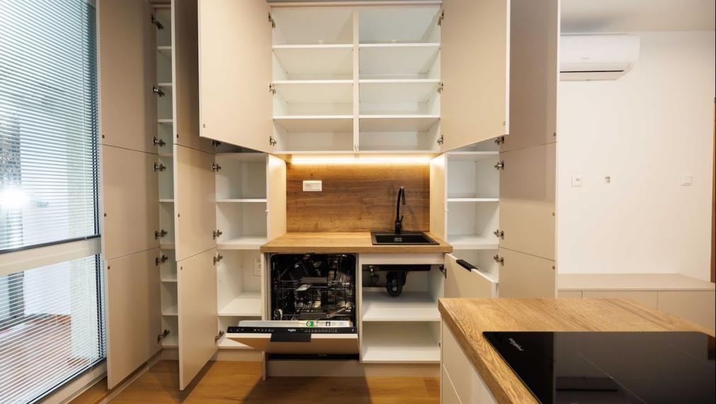 NOVÁ REKONŠTRUKCIA: 1,5-izbový byt | 2× loggia | Košice – Staré Mesto, Tyršovo nábrežie