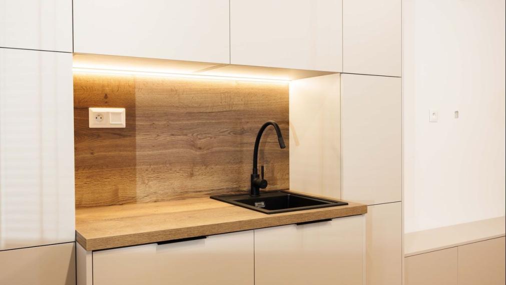 NOVÁ REKONŠTRUKCIA: 1,5-izbový byt | 2× loggia | Košice – Staré Mesto, Tyršovo nábrežie