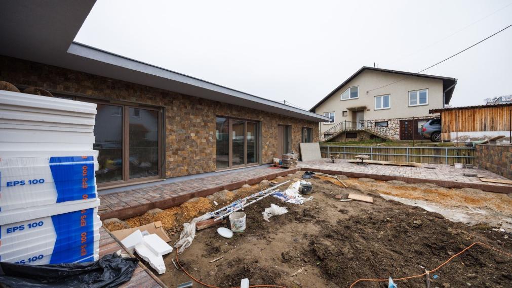 Rozhanovce | Novostavba: 5-izbový bungalov (153 m²) v nadštandarde s kuchyňou a klímou 