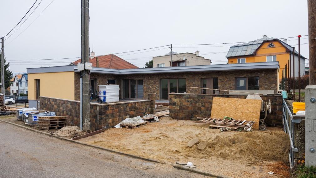 Rozhanovce | Novostavba: 5-izbový bungalov (153 m²) v nadštandarde s kuchyňou a klímou 