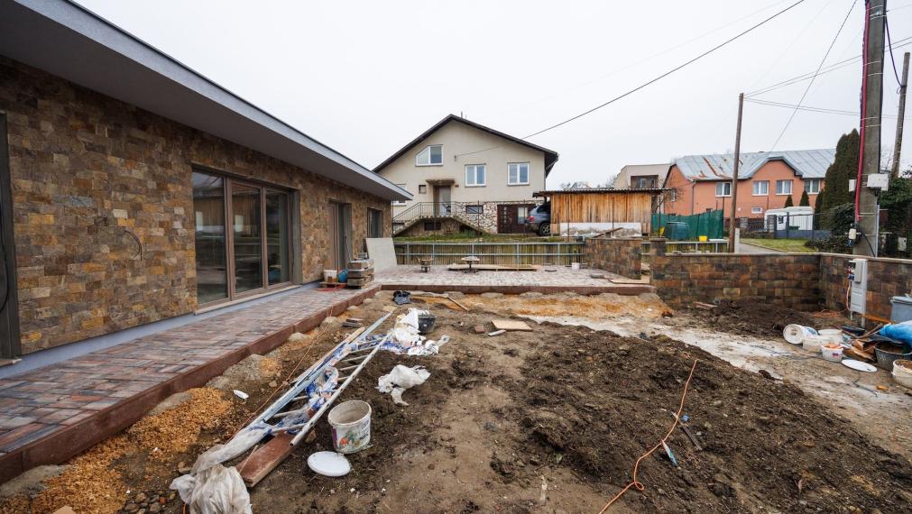 Rozhanovce | Novostavba: 5-izbový bungalov (153 m²) v nadštandarde s kuchyňou a klímou 