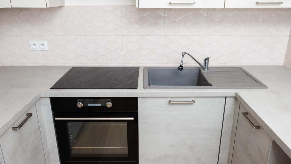 3 IZBOVÝ PRAŽSKÝ TYP 69 M2 + 6M LOGGIA, MICHALOVSKÁ UL., SÍDLISKO TERASA, 3 POSCH.