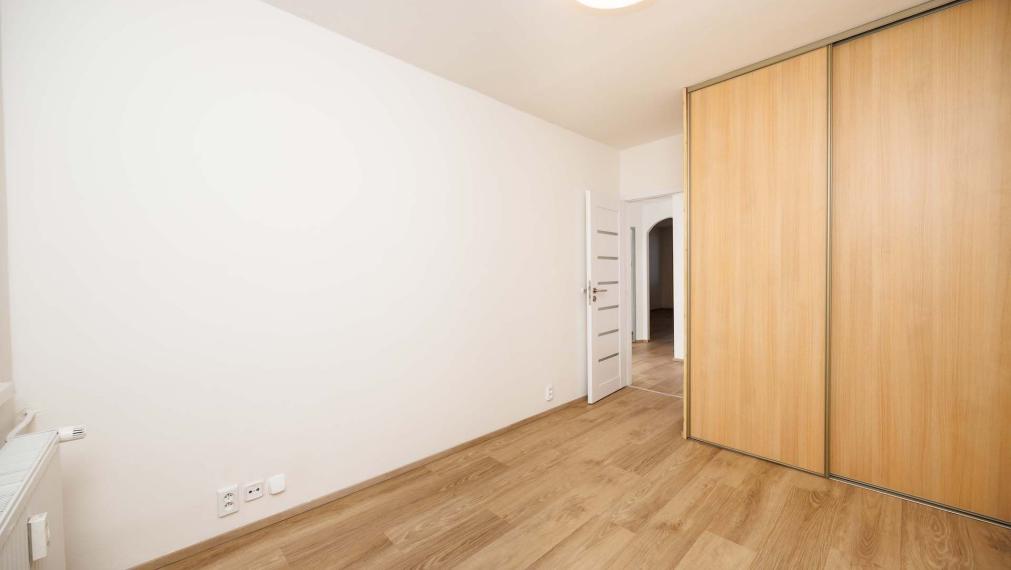 3 IZBOVÝ PRAŽSKÝ TYP 69 M2 + 6M LOGGIA, MICHALOVSKÁ UL., SÍDLISKO TERASA, 3 POSCH.