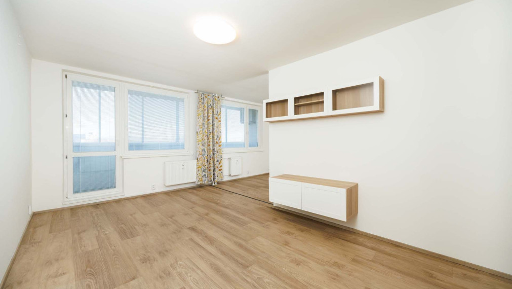 3 IZBOVÝ PRAŽSKÝ TYP 69 M2 + 6M LOGGIA, MICHALOVSKÁ UL., SÍDLISKO TERASA, 3 POSCH.