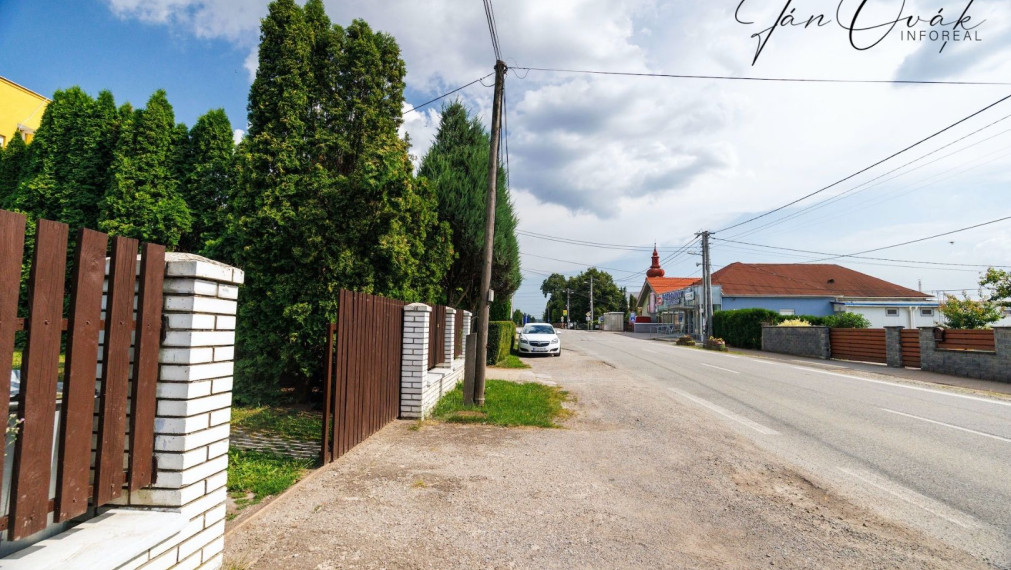 Pozemky pre výstavbu 5 rodinných domov, Rozhanoce, centrum obce
