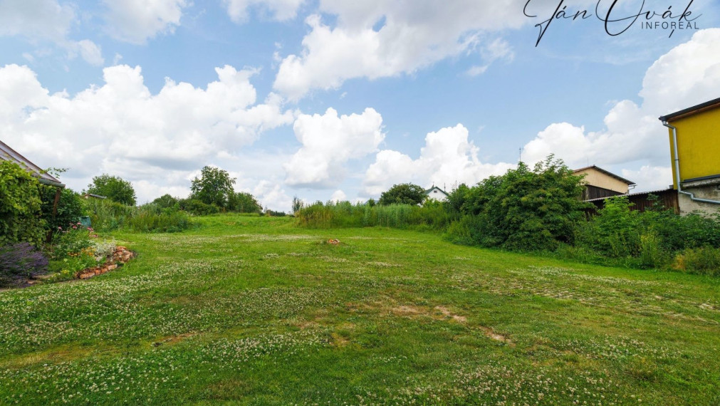 Pozemky pre výstavbu 5 rodinných domov, Rozhanoce, centrum obce