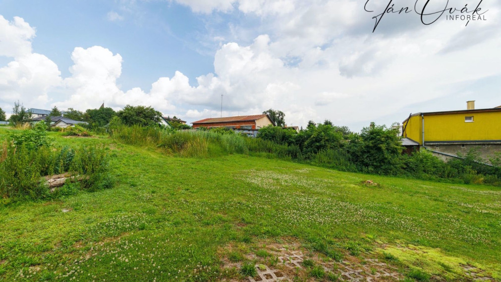 Pozemky pre výstavbu 5 rodinných domov, Rozhanoce, centrum obce