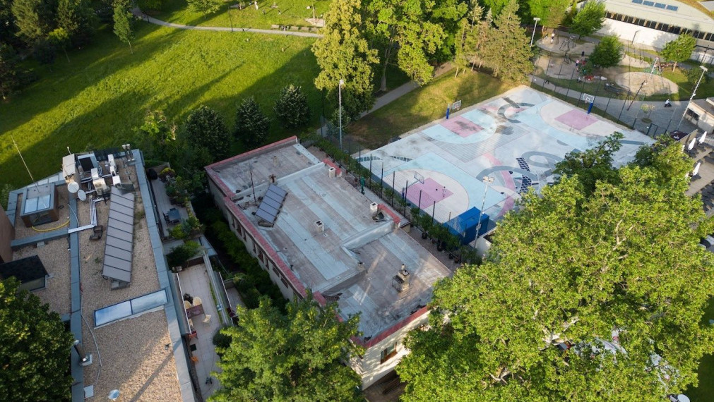 UBYTOVŇA V MESTSKOM PARKU KOŠICE, pozemok, parkovisko, kaviareň