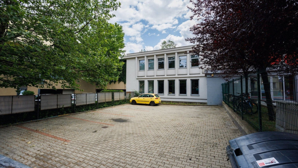 UBYTOVŇA V MESTSKOM PARKU KOŠICE, pozemok, parkovisko, kaviareň