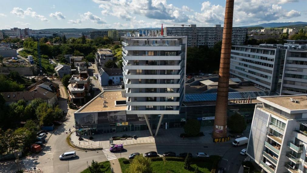 4 IZBOVÝ DOM 141 M2 ÚŽ. PL. - STARÉ MESTO, FLORIANSKA UL. 2X PARKING