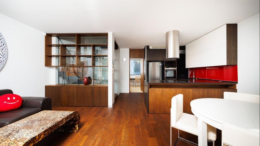 4 IZBOVÝ DOM 141 M2 ÚŽ. PL. - STARÉ MESTO, FLORIANSKA UL. 2X PARKING