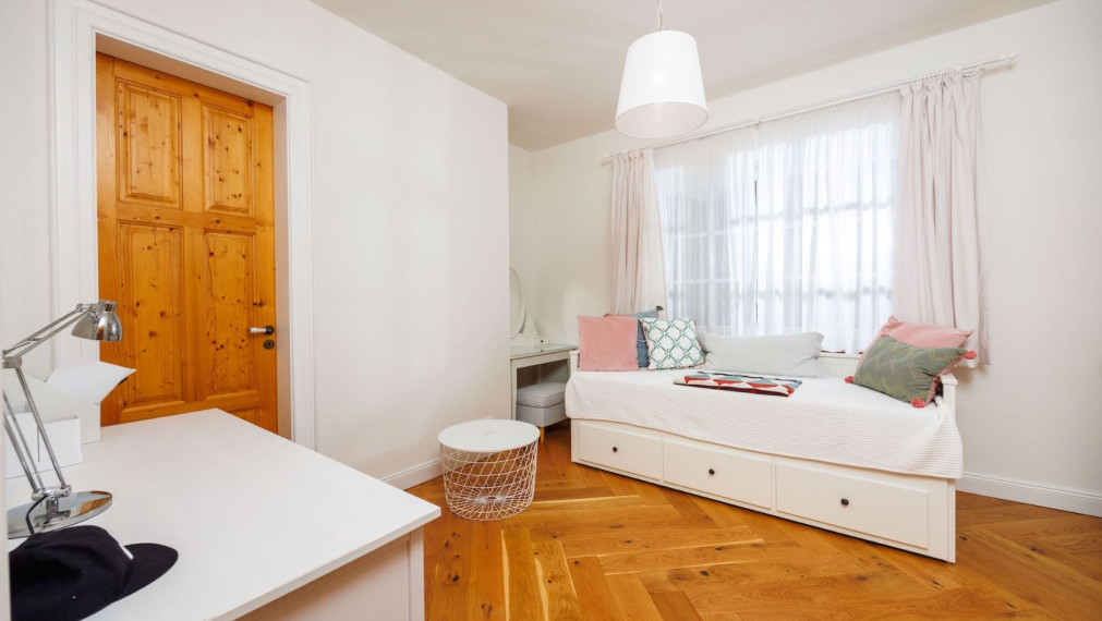 DOM BAŠKA, 350 M2 ÚŽ. PLOCHA, 882 M2 POZEMOK, VŠETKY IS